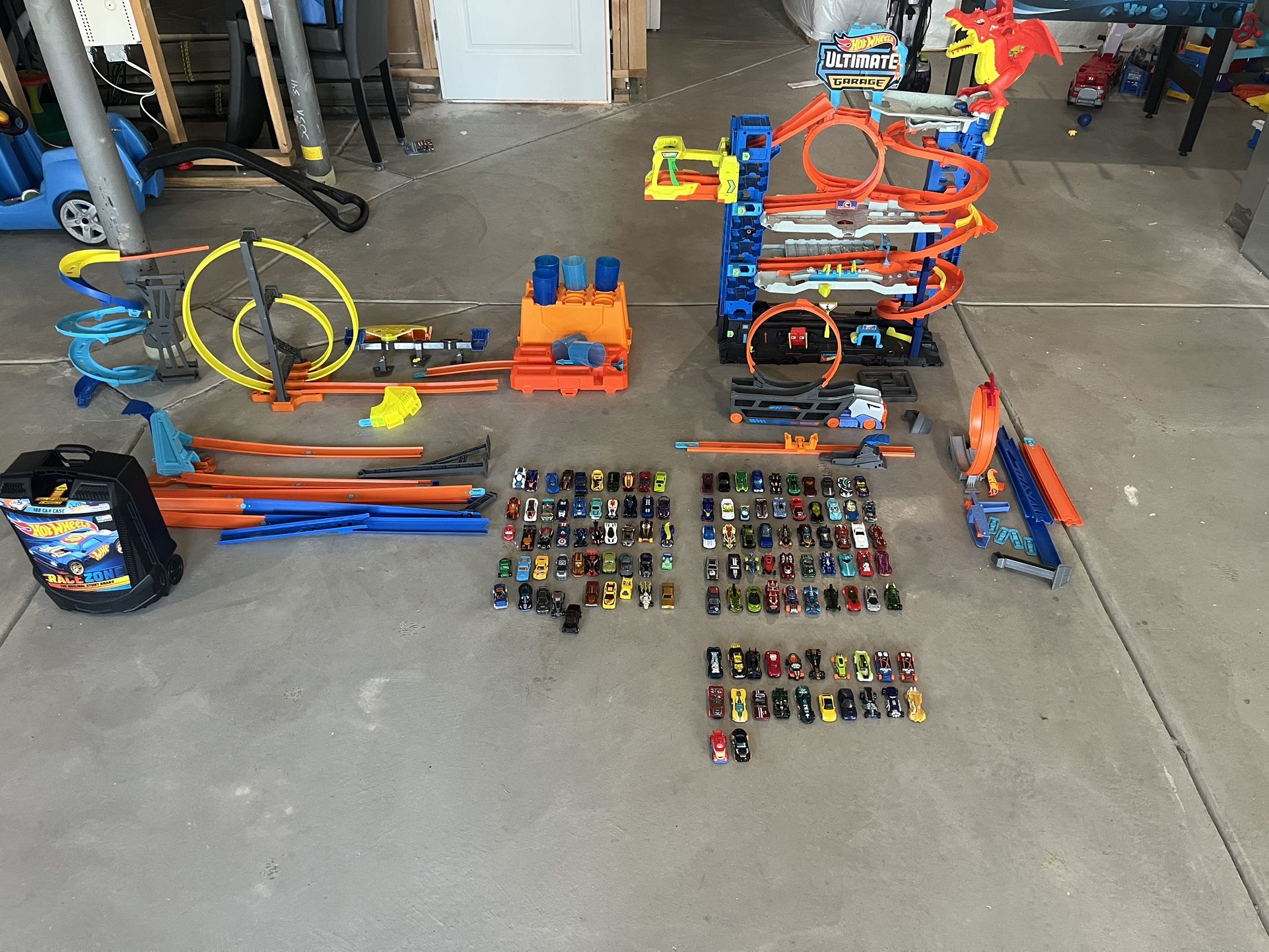 🔥 Hot Wheels Ultimate Garage + Vertical Launch Kit + Tracks + 100+ Cars – $345 OBO 🔥