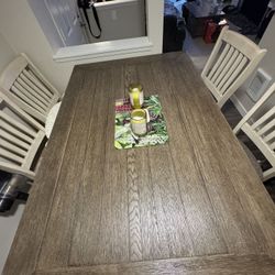 Bolanburg Counter Height Dining Table and 4 Barstools