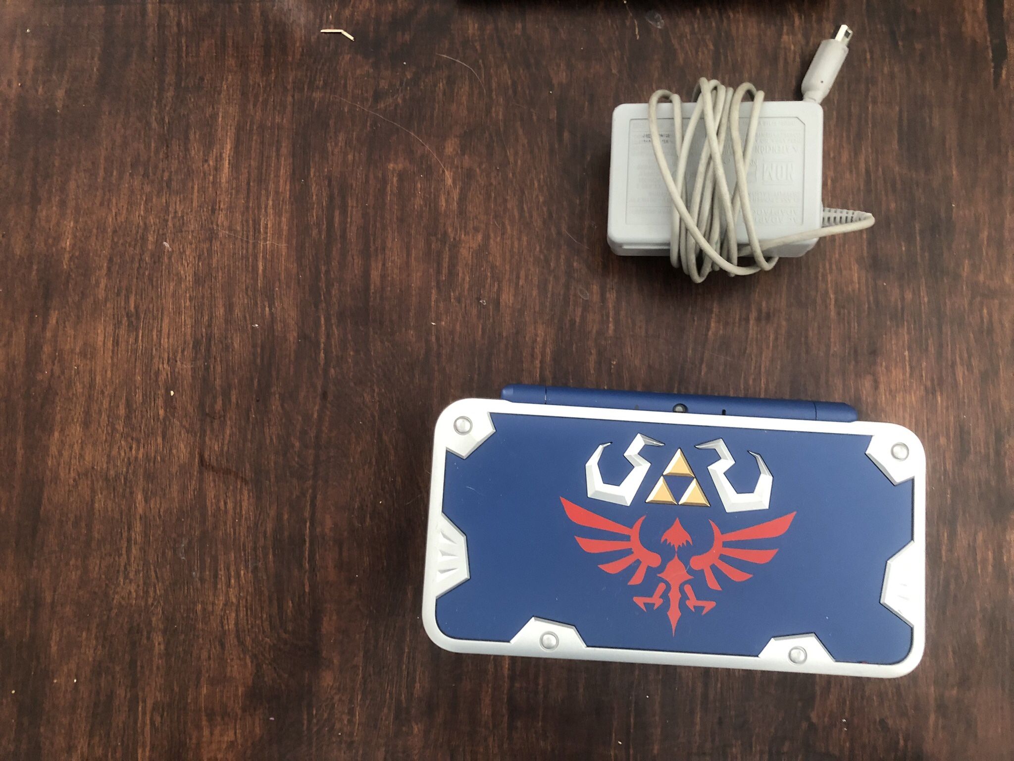 USED 2DS XL HYLIAN SHIELD EDITION 