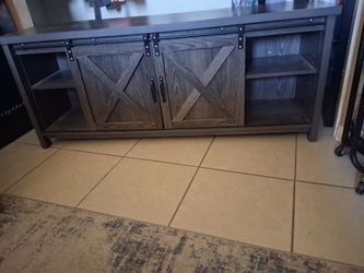 Entertainment center