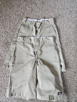 Dickies  Khaki Loose fit Male shorts. Size 30 and 32