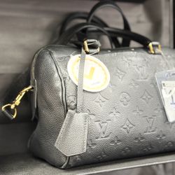 Louis Vuitton Speedy 