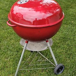 22" Classic Red Weber BBQ Kettle Grill 