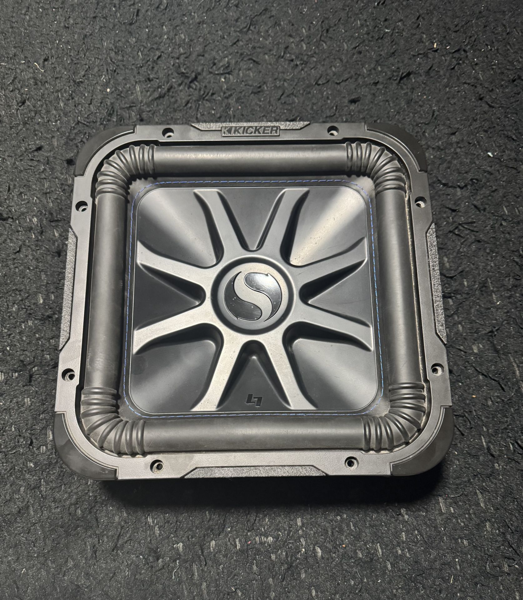 12” Kicker L7