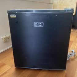 Black and Decker Mini Fridge $60 or Better Offer