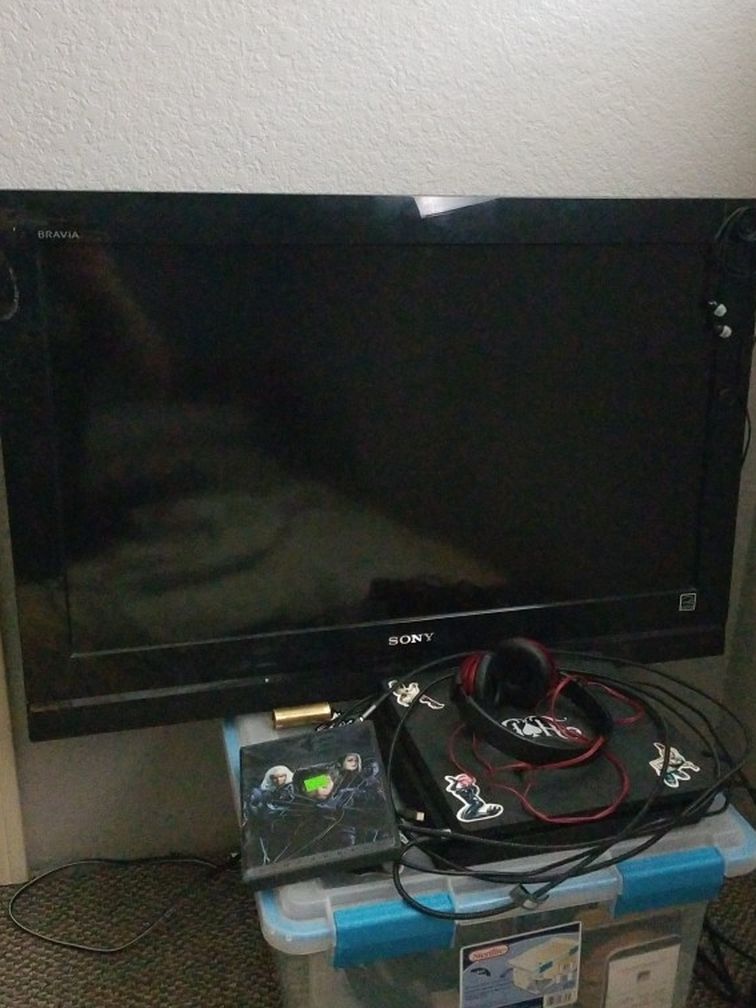 Sony 32 inch TV.