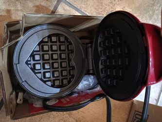 Dash Mini 4" Heart Shape Waffle Maker