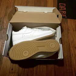 Classic Air Force 1’s Gum Bottom (Men’s 8 1/2)