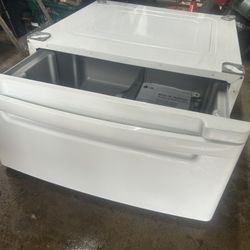 Pedestals for washer and dryer