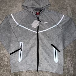 Grey Reflective Nike Tech Size M