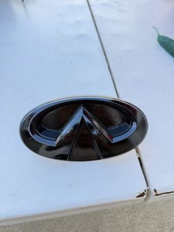OEM Infiniti q50 front emblem