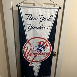 New York Yankee’s cloth pendant 