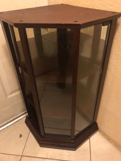 Corner cabinet