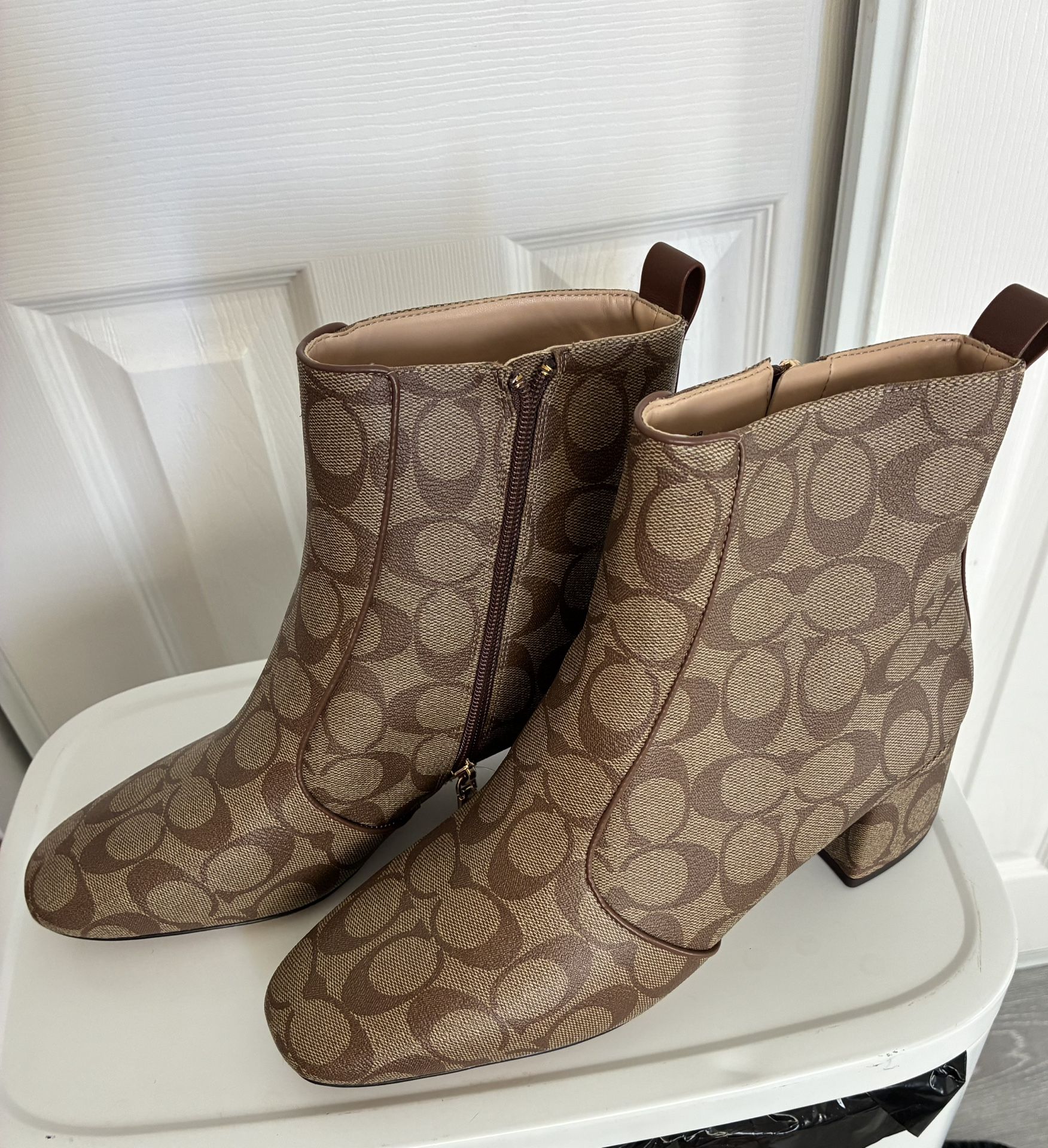 Beautiful Authentic Coach Boots