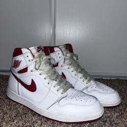 JORDAN 1 Metallic reds 10.5