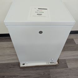 GE Garage Ready 5.1 Cu Ft Manual Defrost Chest Freezer