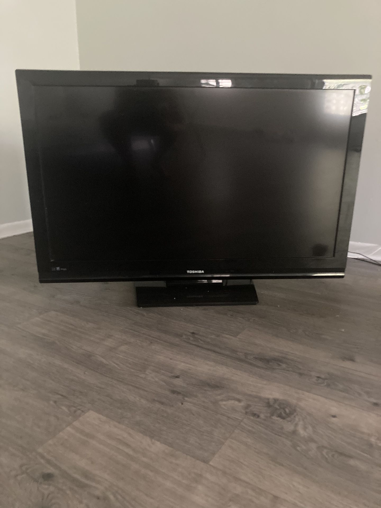 Toshiba 37” LCD TV