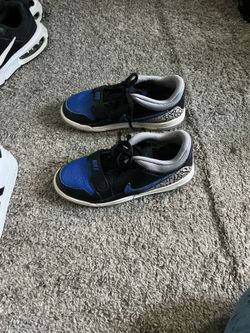 Nike boy blue shoes