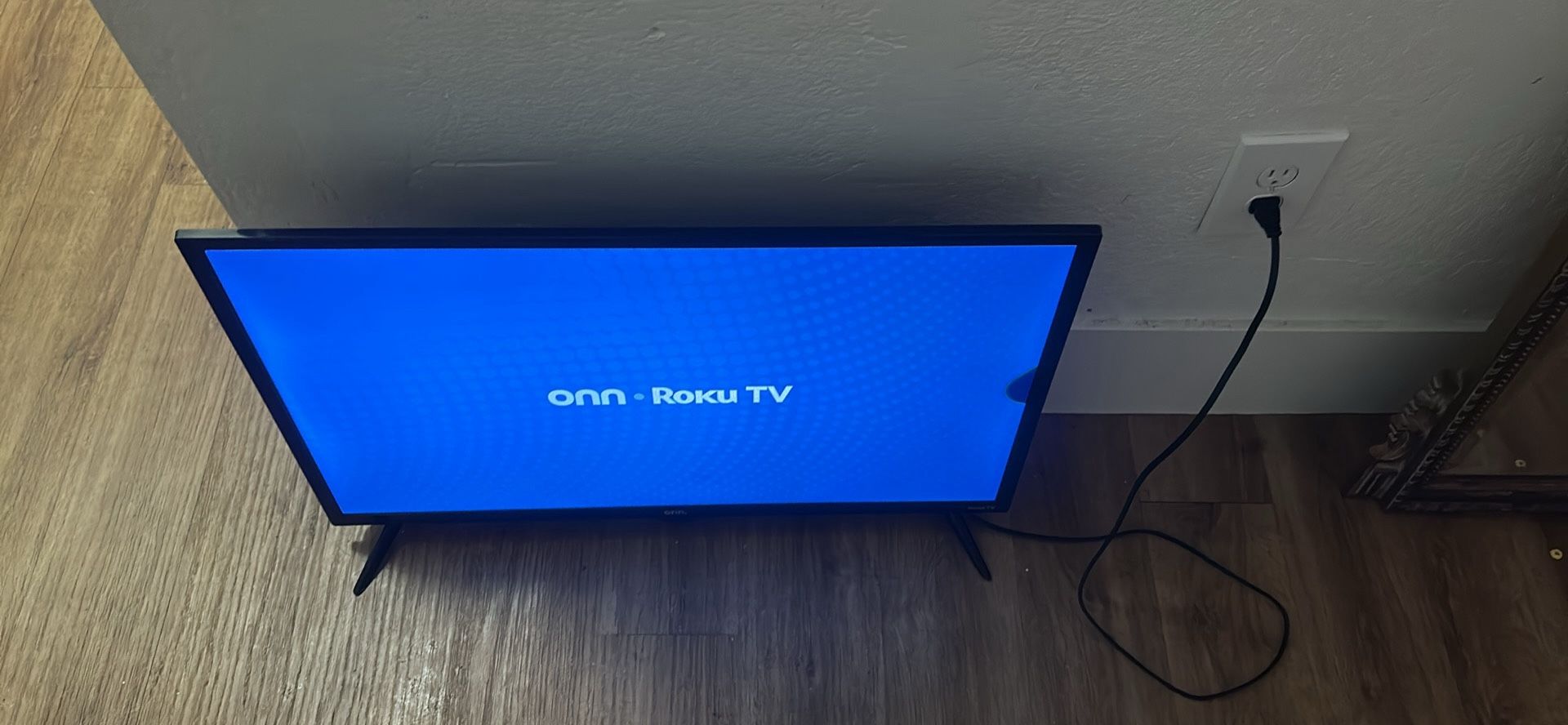 brand New 35inch Tv Nothing Wrong With I Only Thing That Is An Issue Is The Little Mark On The Right Side