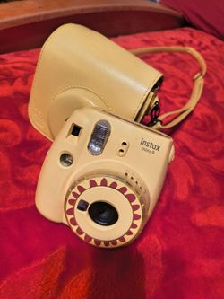 Fujifilm Instax Mini 9 Instant Camera with Case