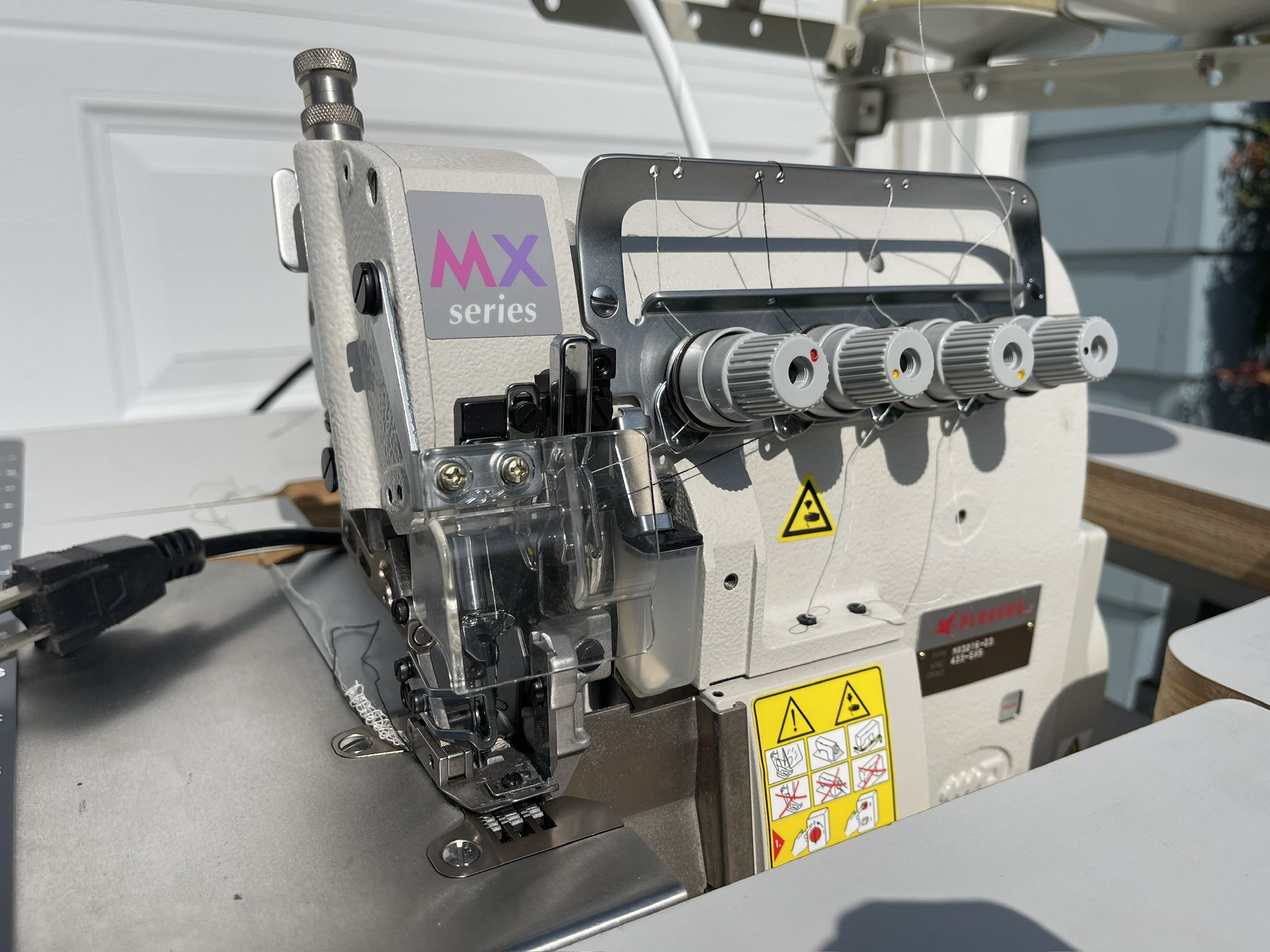 Serger (overlock) Sewing Machine