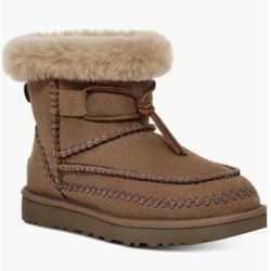 UGG SIZE 5 WOMEN 