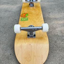 New Skateboard - size 8.25