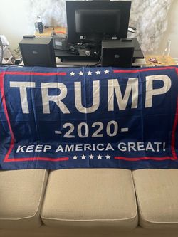 Trump 2020 flag canvas used