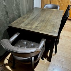 Dining kitchen Table