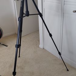 SLIK F740 Tripod