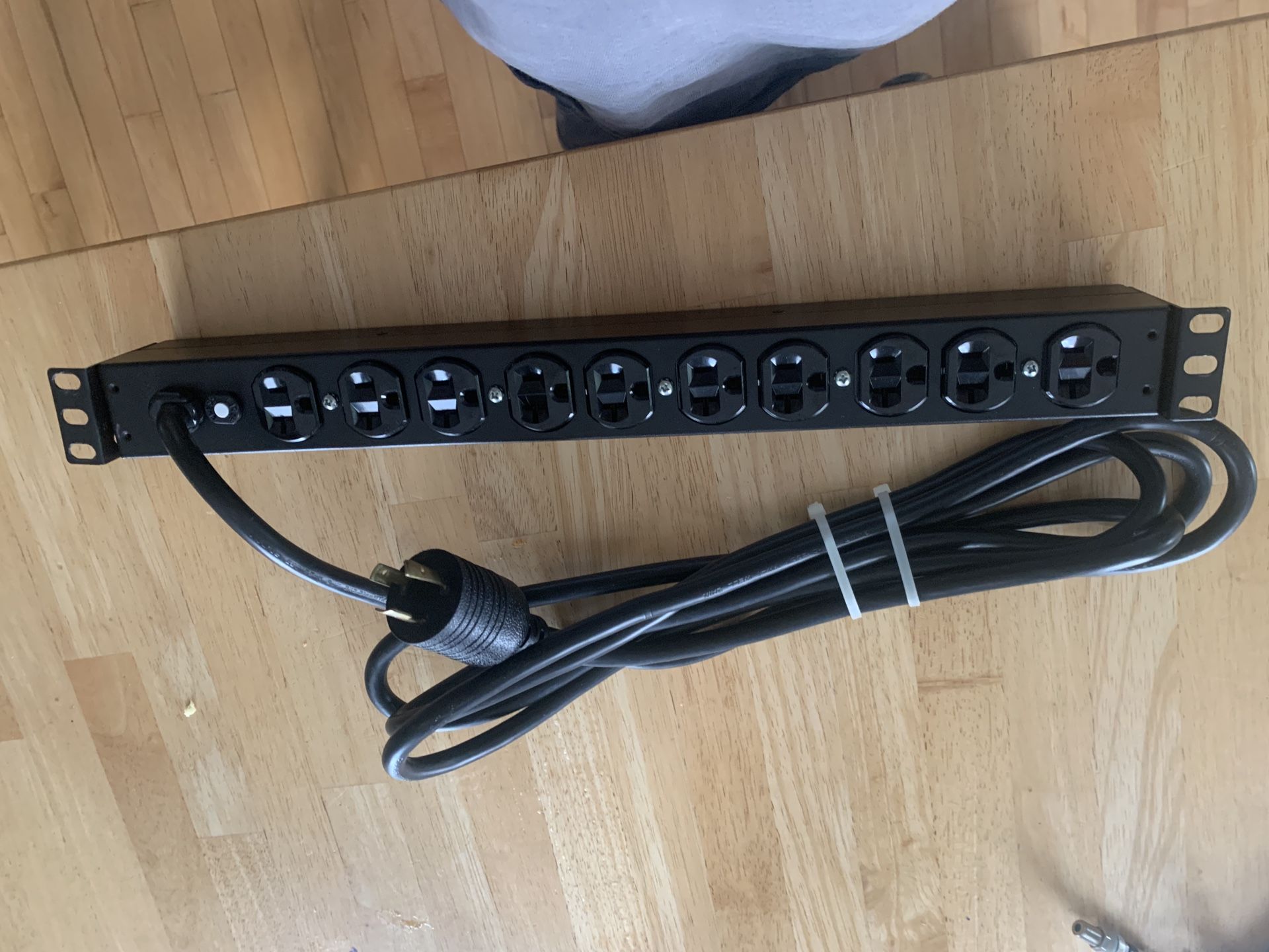 APC Rack Power Outlet