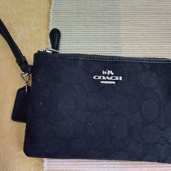 NEW COACH WRISTLET 