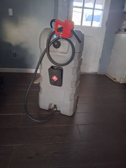 Portable Fuel Transfer Tank with Hand Pump