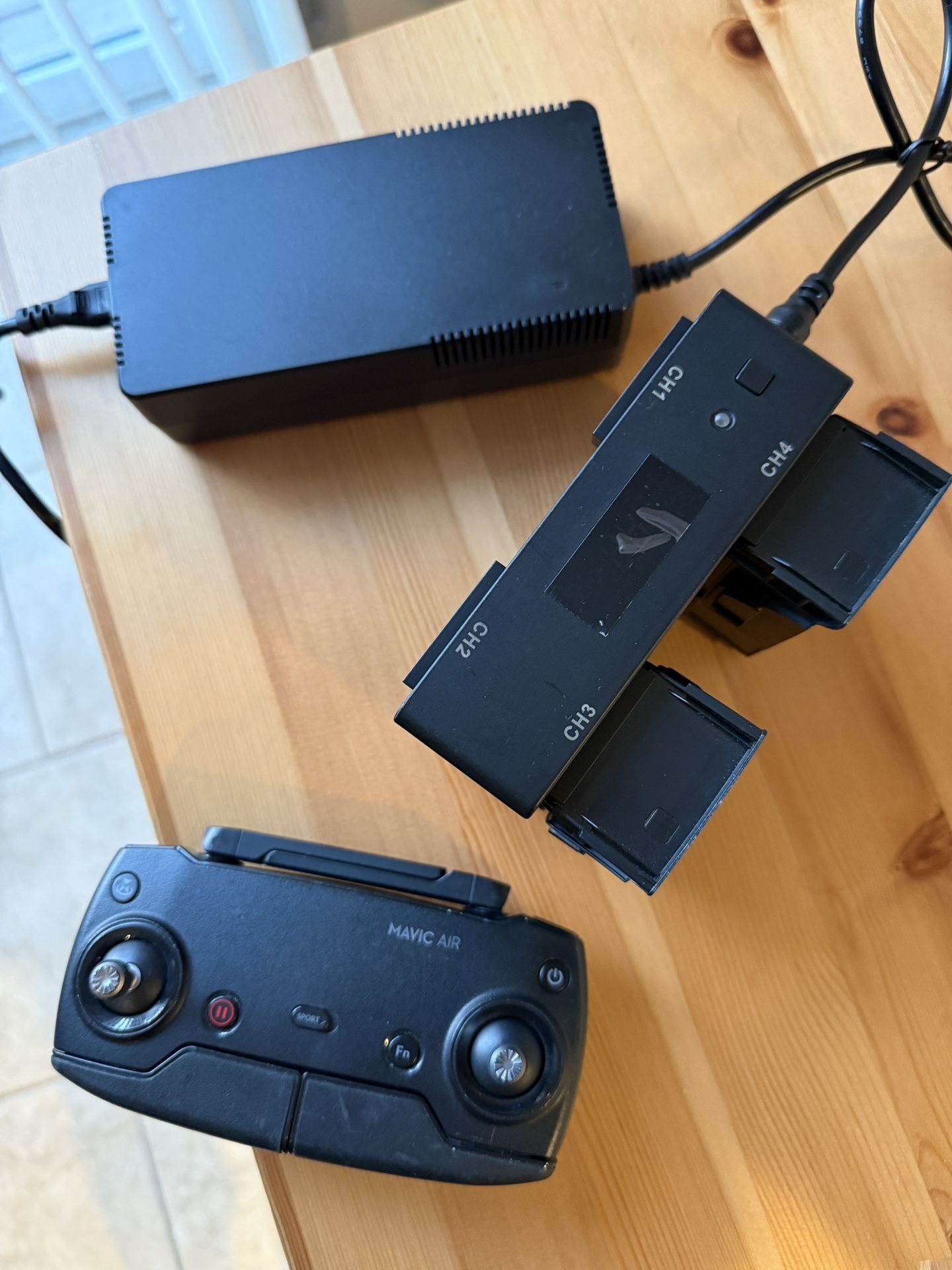 Dji Mavic Air batteries and controller