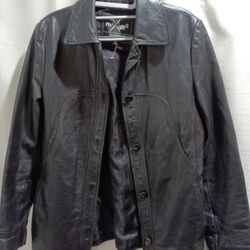 Women's leather jacket (M)