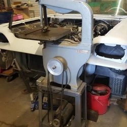 Delta Milwaukee 14 Inch Band Saw Wood Cutting Bandsaw