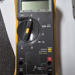 FLUKE 77 Digital Multimeter