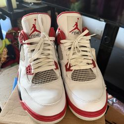 Jordan 4 Fire Red 
