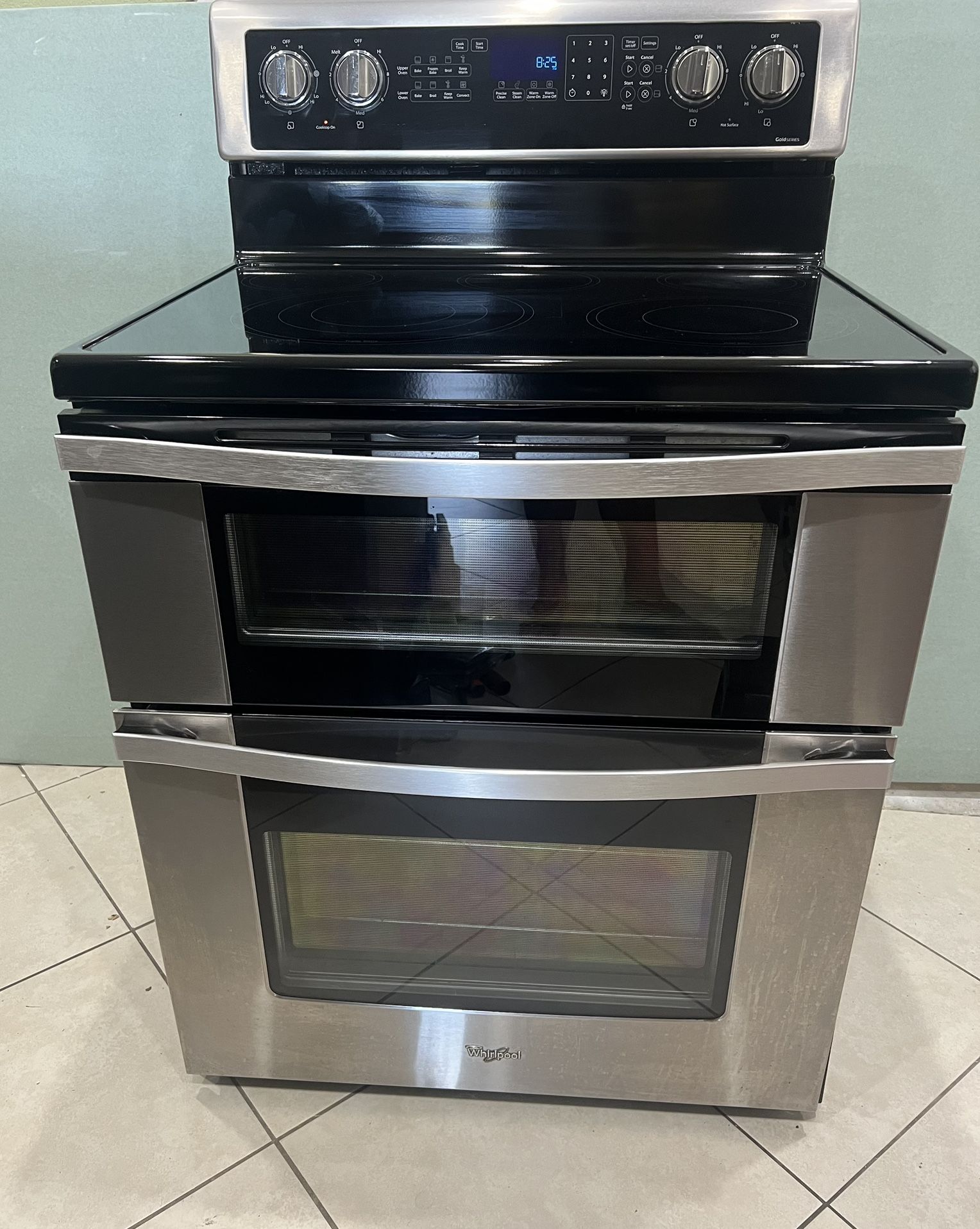 Electric  Range  30 β Like New