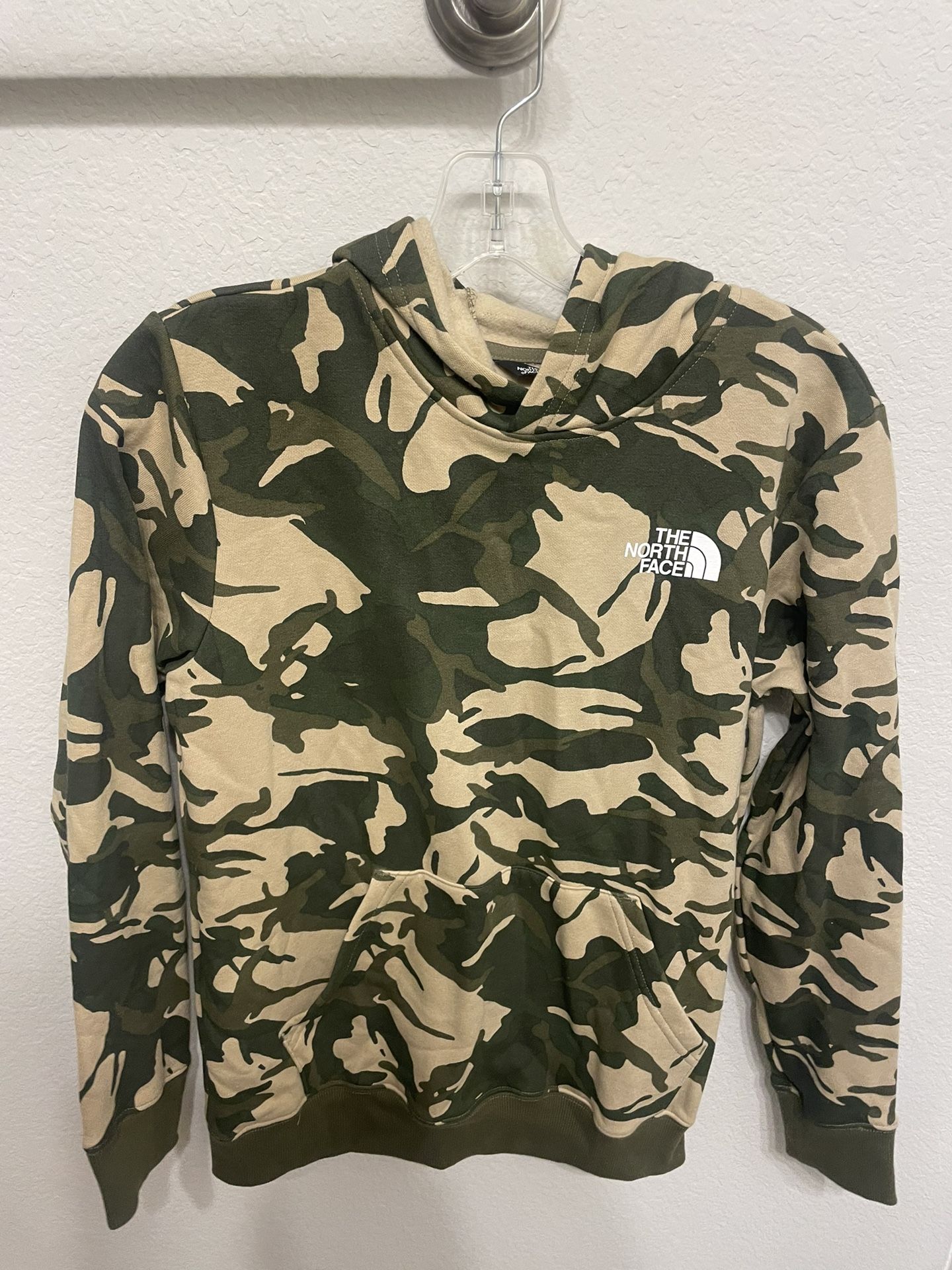 The North Face Camo Hoodie New Youth Large Retails $45