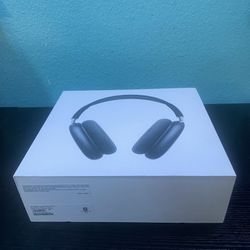 AirPods Max’s Color Midnight