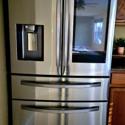 Samsung Smart Refrigerator With Alexa And Touchscreen