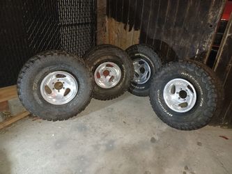 35x12-50-15 Tires And 15x8 Aluminum Rims