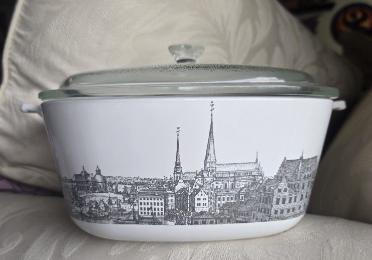 Vintage CORNING WARE w/ Lid