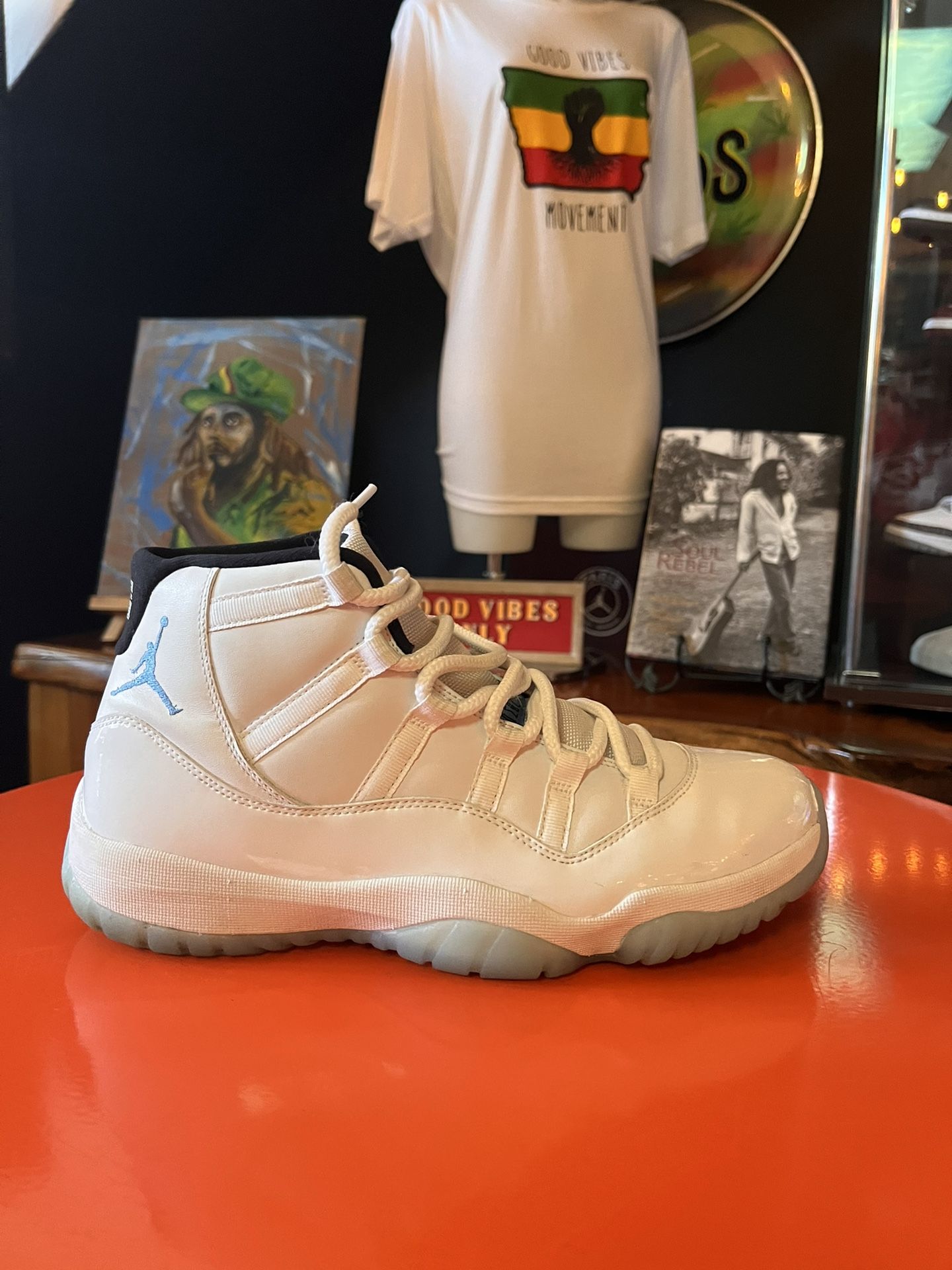 Jordan 11 Legend Blue