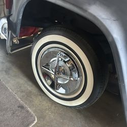 15 inch spinner hubcaps they’re brand new. I just put them on the truck to see what they would look like. I’m changing my mind. Looking forward to ano