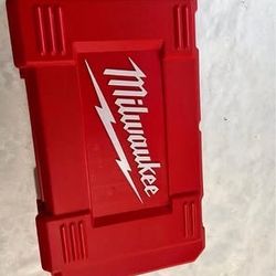 MILWAUKEE Corded Heavy Right-Angle Drill Kit Amp 1/2"