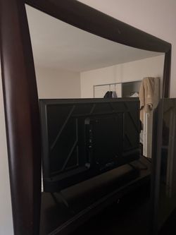 Dresser w/ Mirror