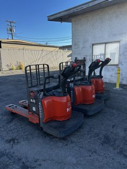 8000 Pound Cap Toyota Pallet Jack