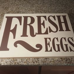 Wooden sign (Fresh Eggs)